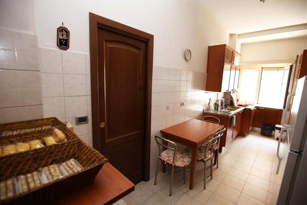 Anastasio II Bed & Breakfast Roma Habitación foto